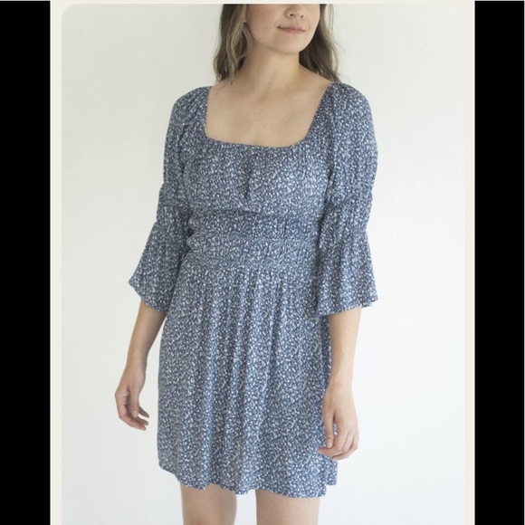 68. En Crème The Maggie Dress in Blue - Picture 4 of 17